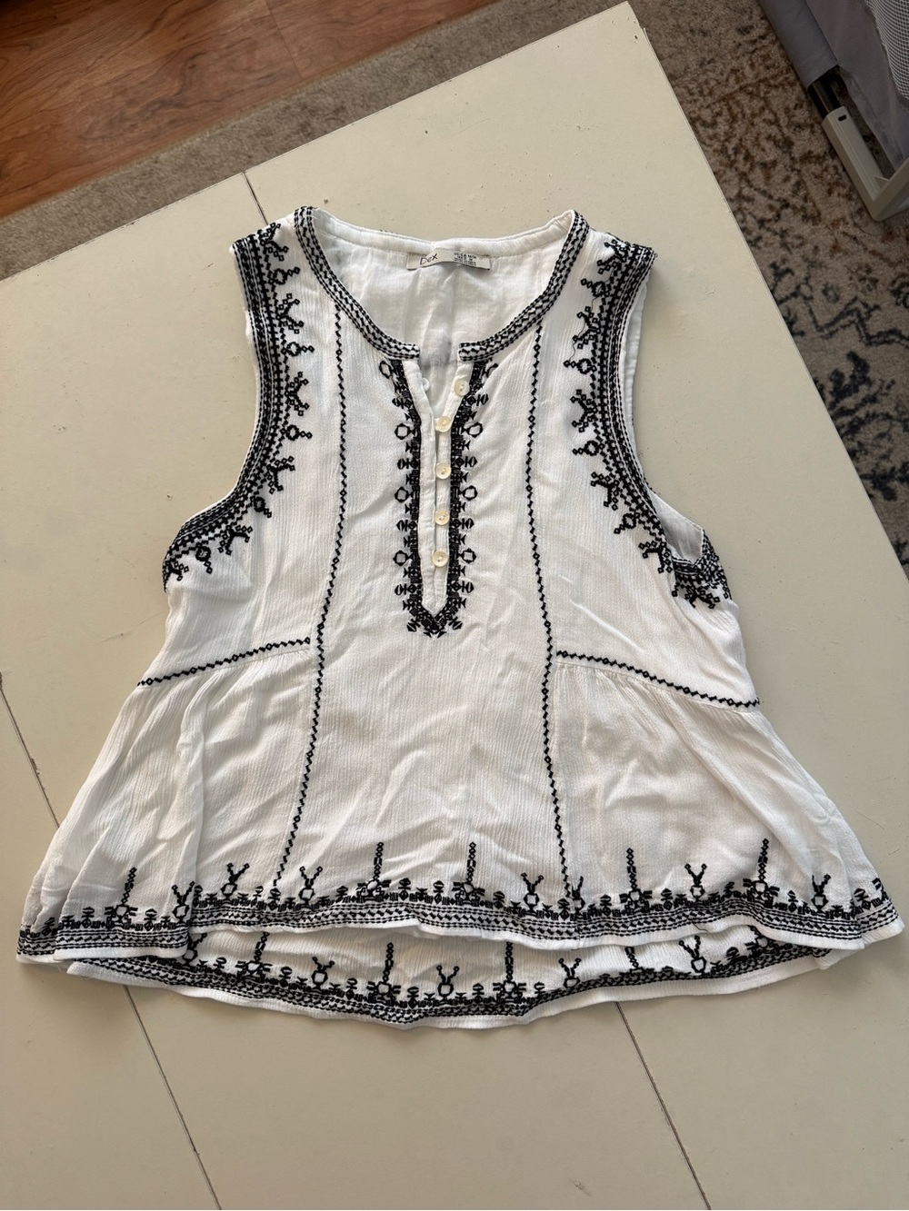 Dex White Black Embroidered Peasant Tank Top Sleeveless Blouse Boho Hippie Chic - Picture 2 of 6